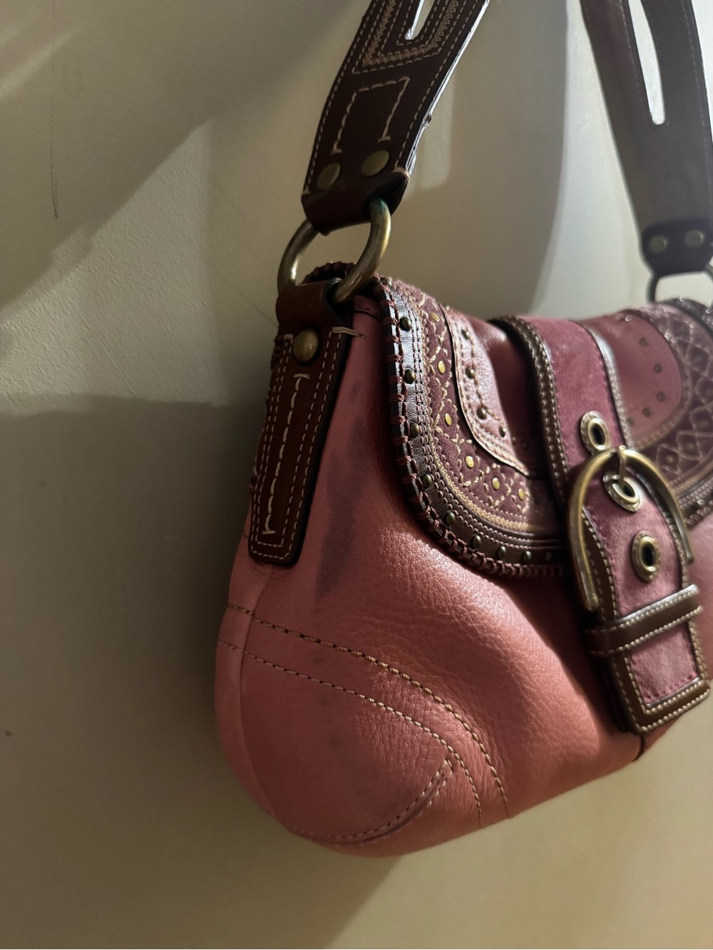 Vintage Y2K Coach Soho Stitched Pink Leather Studded Flap Shoulder Bag F10479 - Picture 5 of 11